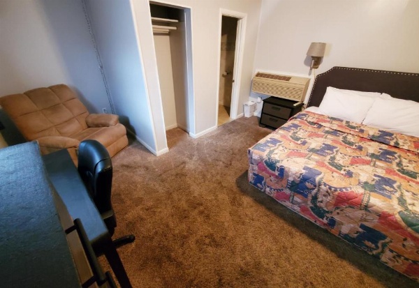 Holiday Lodge image 14